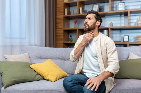 Comment apaiser une gorge irritée de manière naturelle?