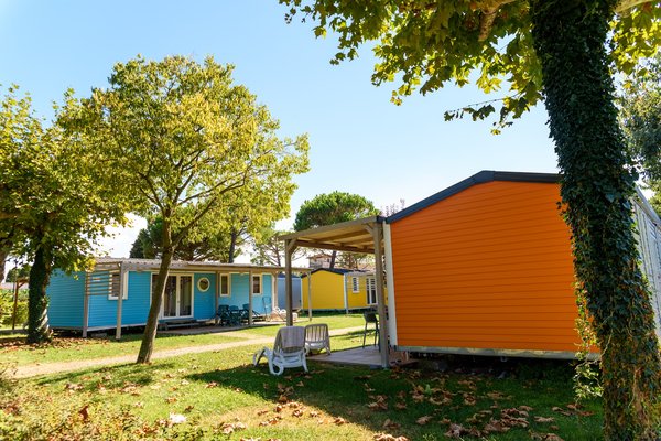 Y a-t-il des tarifs réduits pour les longs séjours au Camping du Lavedan ?